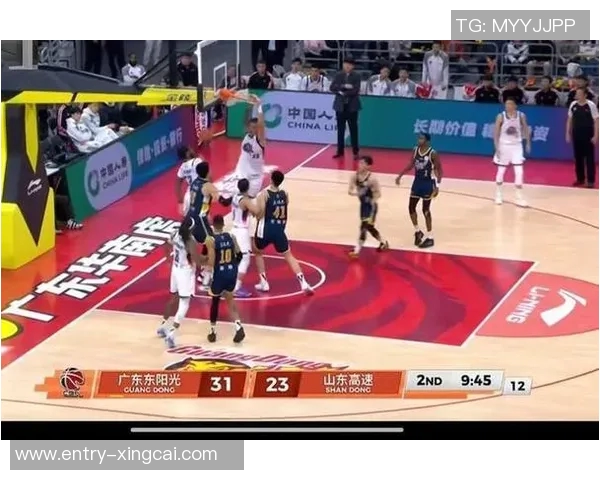 鲍威尔三分球狂轰34分坚定信念与队友教练共谋胜利目标